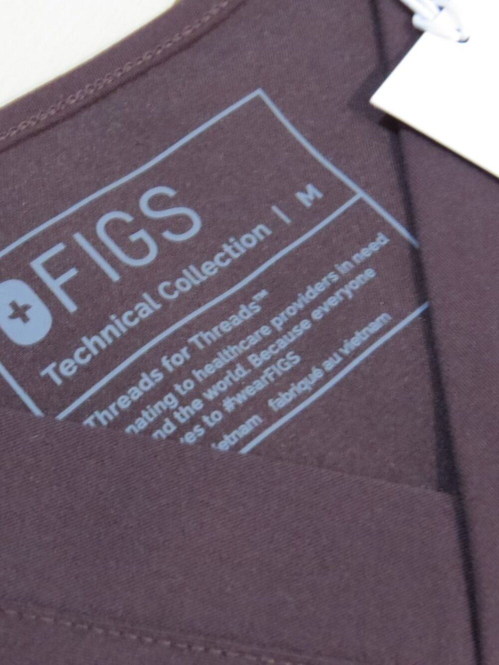 New FIGS Leon Scrub Top SIZE Men's Medium Dark Plum - Picture 3 of 8